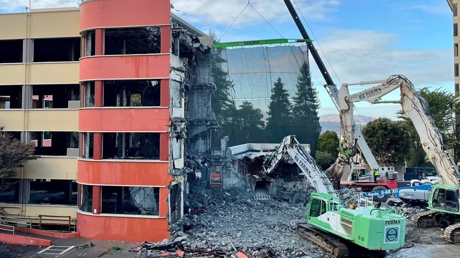 Image of Langley Porter Psychiatric Hospital building being demolished in December 2023 for the New Hospital at Parnassus Heights.